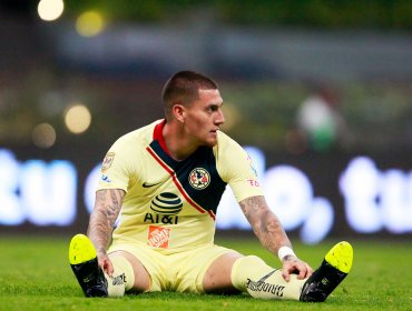 Nicolás Castillo quedó indignado tras ser reemplazado en caída del América