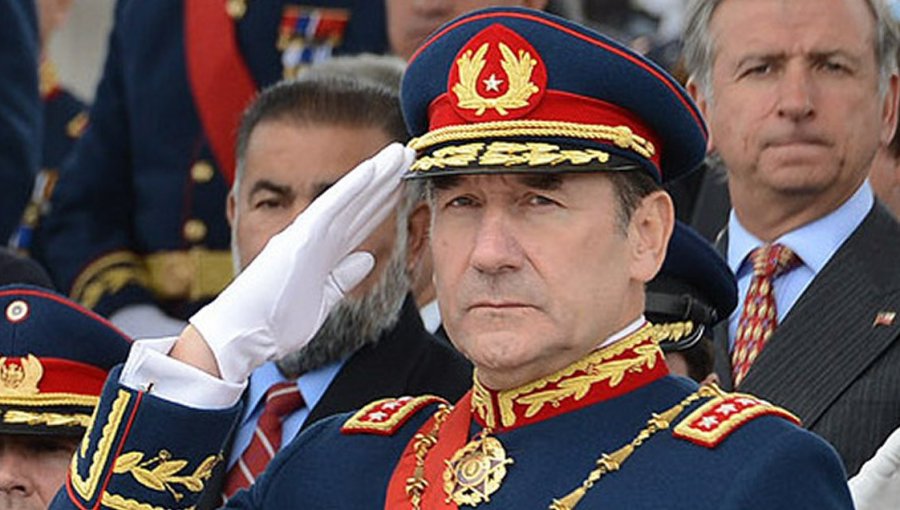 Informes de la PDI revelan cómo el general Fuente-Alba "blanqueaba" sus ostentosas compras