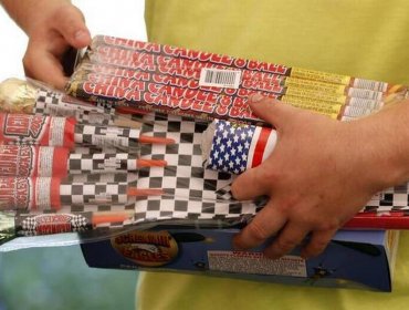 Presentan proyecto que tipifica como delito la posesión ilegal, manipulación y uso de fuegos artificiales