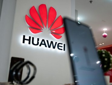 Diputados de la UDI recurrirán al Sernac por usuarios de Huawei en Chile