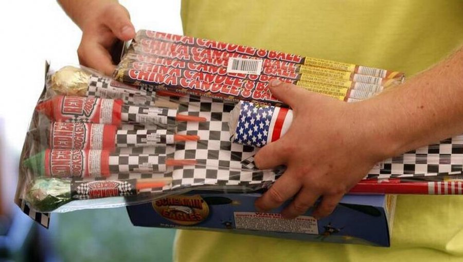 Presentan proyecto que tipifica como delito la posesión ilegal, manipulación y uso de fuegos artificiales