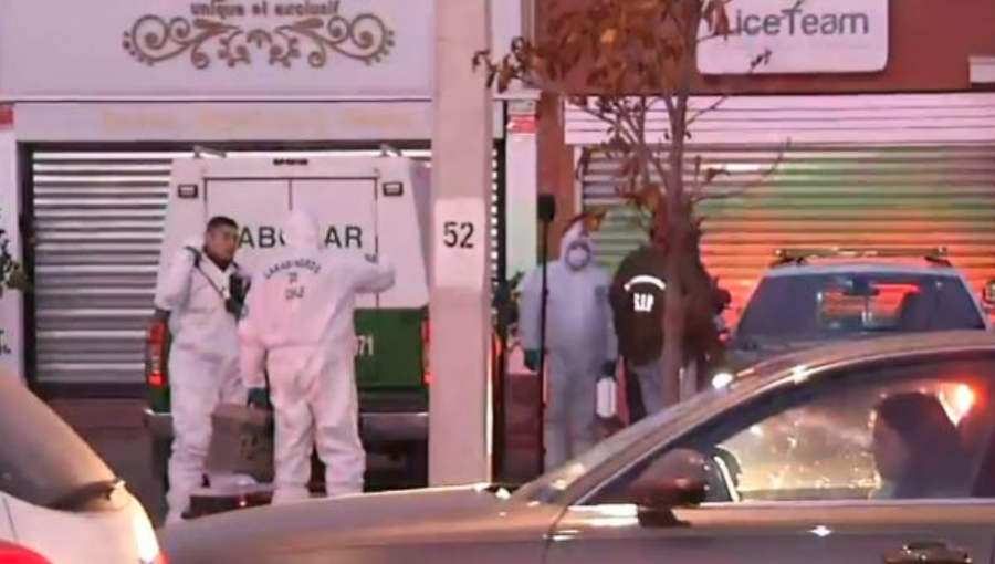 Tras "alunizaje", delincuentes roban lentes avaluados en $30 millones desde óptica de Vitacura