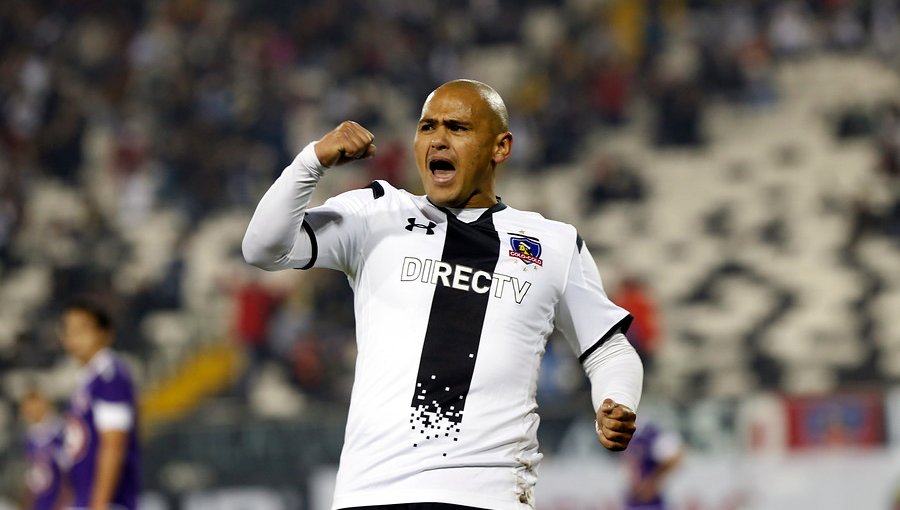 Humberto Suazo podría volver al fútbol profesional con un equipo mexicano