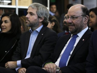 Ministros dan por cerrada la polémica por presencia de Cristóbal Piñera en gira por Asia
