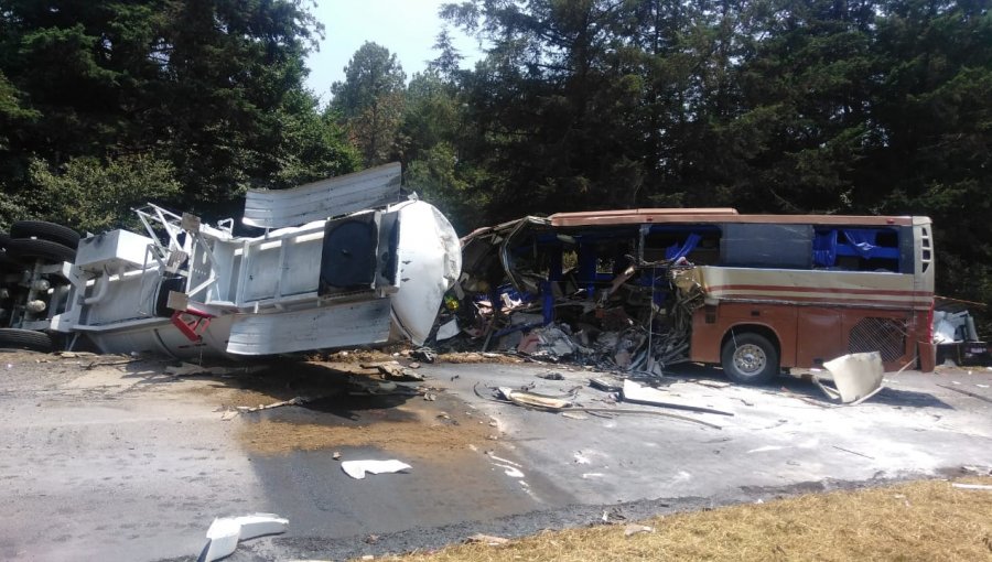 Camión cargado con gasolina impactó a bus del staff de Marco Antonio Solís