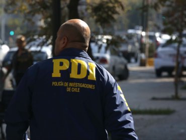 Funcionario de la PDI frustró asalto, pero fue detenido tras protagonizar accidente en Independencia