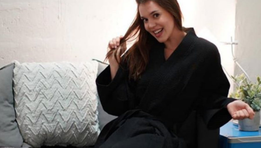Caro Mestrovic está comprometida con actor venezolano de Nickelodeon