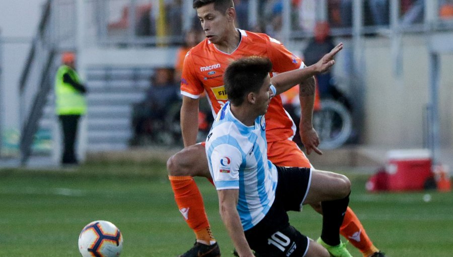 Cobreloa supo jugar con un hombre menos, pero solo empató con Magallanes