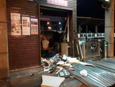 Por medio de alunizaje, delincuentes robaron caja fuerte desde estación Barón de Metro Valparaíso