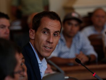 Alcalde Alessandri no descartó un toque de queda para adolescentes en la comuna de Santiago