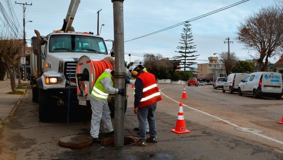 Esval puso en marcha plan preventivo para enfrentar el sistema frontal en la región de Valparaíso