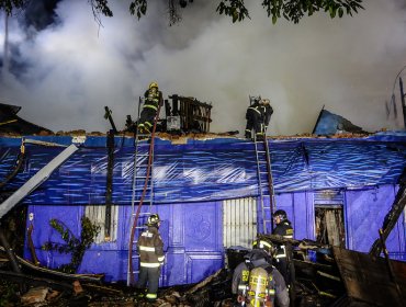 Incendio destruyó el tradicional restaurante Ocean Pacific's en Santiago