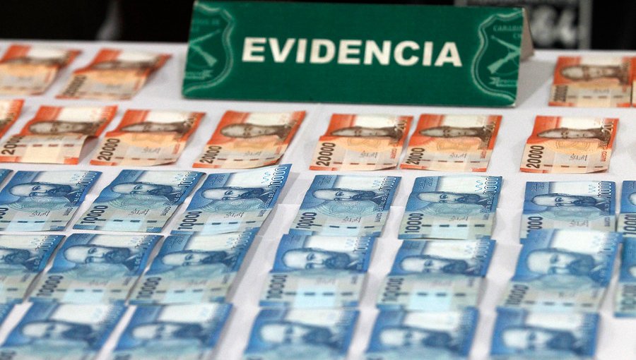 Delincuentes simularon ayuda a abuelitos, pero terminaron robándoles $40 millones en Pirque