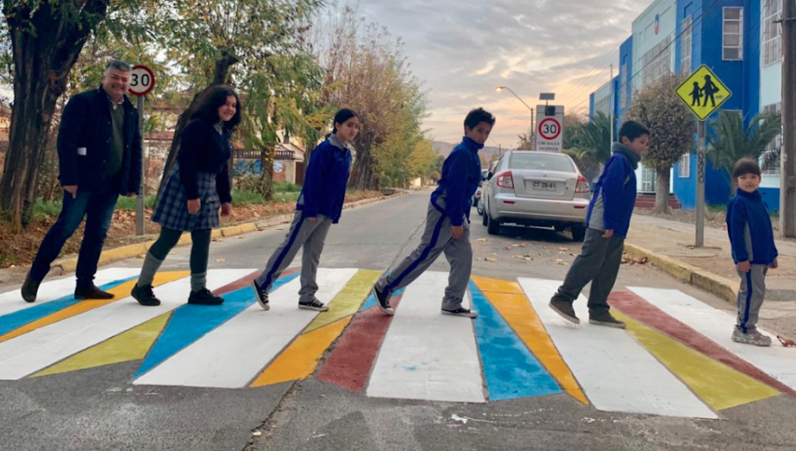 Limache inauguró su primer paso peatonal amigable con la infancia