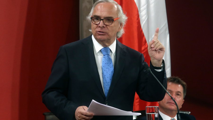 Ministro Chadwick y ley 'Antiportonazos': "Estamos aumentando la penalidad del delito"