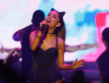 Ariana Grande pospone conciertos en Estados Unidos por enfermedad
