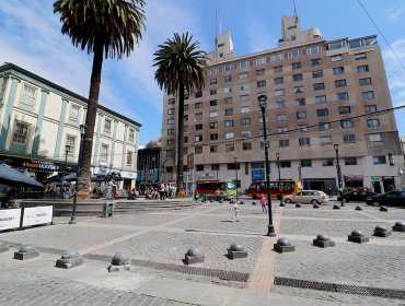 Prohíben el uso de parlantes, amplificadores y tambores en la plaza Aníbal Pinto de Valparaíso