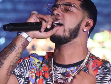 La insólita confusión de Anuel AA en un show en El Salvador