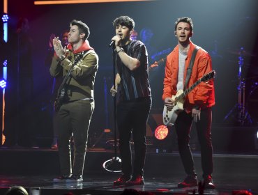 Jonas Brothers anuncian la publicación de «Blood», un libro con sus memorias