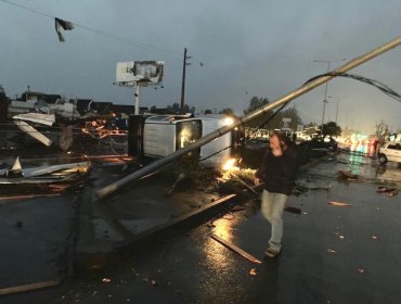 Graves daños provoca paso de un inusual tornado en el sector nororiente de Los Ángeles