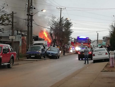 Cuatro damnificados dejó incendio en vivienda del sector de Forestal, en Viña del Mar