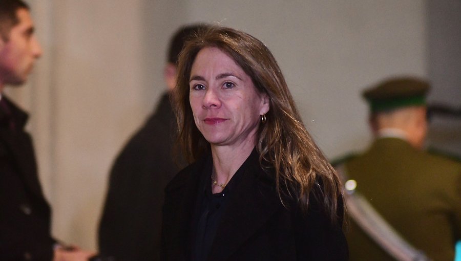 Ministra de Energía viaja a la región del Biobío para evaluar daños por trombas marinas