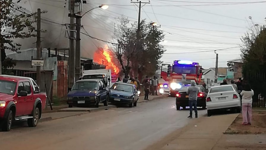 Cuatro damnificados dejó incendio en vivienda del sector de Forestal, en Viña del Mar