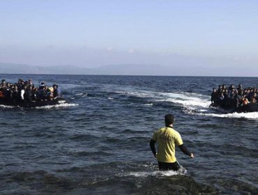 Guardacostas griegos detuvieron a más de 230 migrantes en el mar Egeo