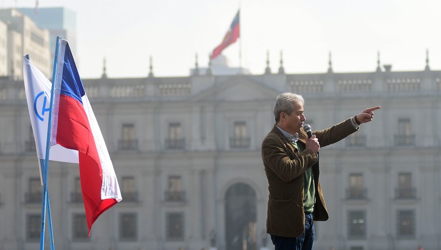 Paro indefinido de profesores dejará sin clases a 1,2 millones de alumnos: hay un 80% de adhesión