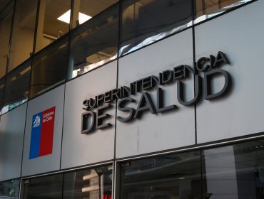 Superintendencia de Salud prohíbe a Isapres informar a afiliados sobre alzas de precio por concepto GES