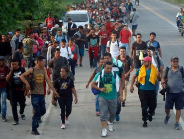 Nueva caravana: Unos 1.000 migrantes centroamericanos cruzaron la frontera de Guatemala hacia México