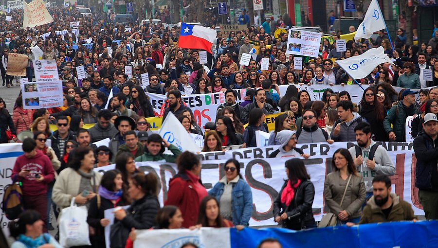 Paro de profesores continuará la próxima semana y realizarán marcha al Congreso