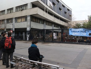 Instituto Nacional: partes llegan a acuerdo en Intendencia, pero debe ser ratificado