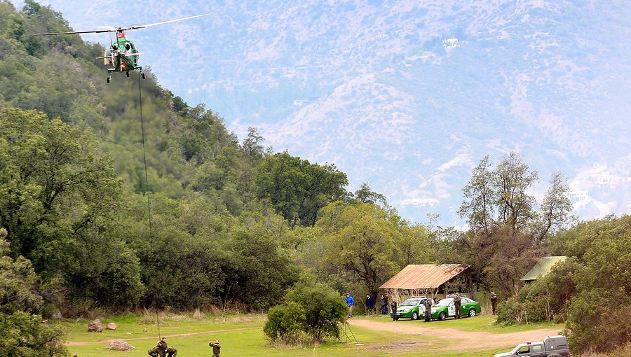 Dos turistas fueron rescatados desde el cerro Chicauma de Lampa
