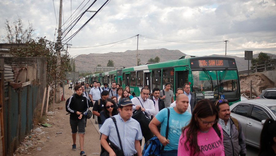 Velocidad promedio del Transantiago llegó a su punto más bajo en siete años