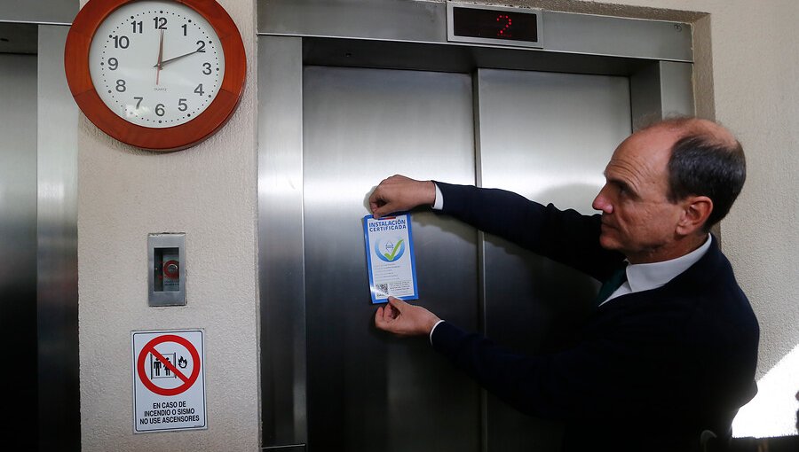 Ministerio de Vivienda lanza campaña para certificar y mantener los 44 mil ascensores del país