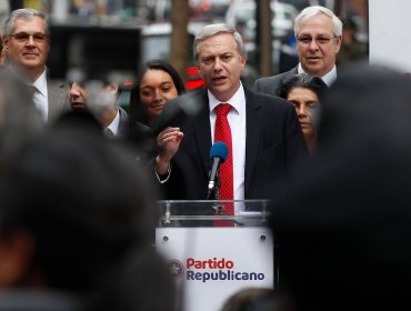 José Antonio Kast: "Es una vergüenza el paro de los profesores"