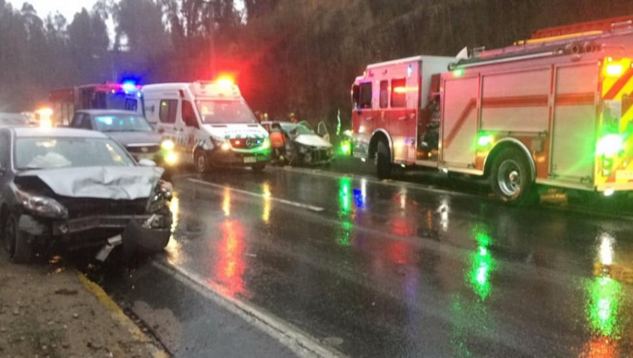 Cuatro lesionados deja violenta colisión frontal en túnel Los Gemelos de Viña del Mar