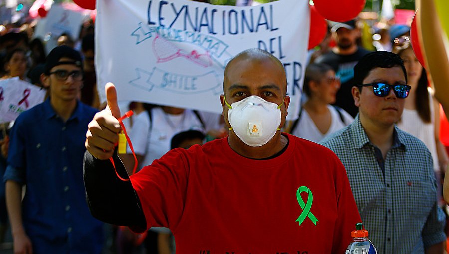 Carolina Goic denuncia que Ley del Cáncer "no tiene recursos" y que "será letra muerta"