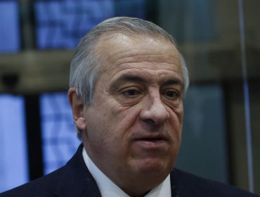 Mañalich asegura que hombre que se autoflageló en Compin tardó en llevar los antecedentes