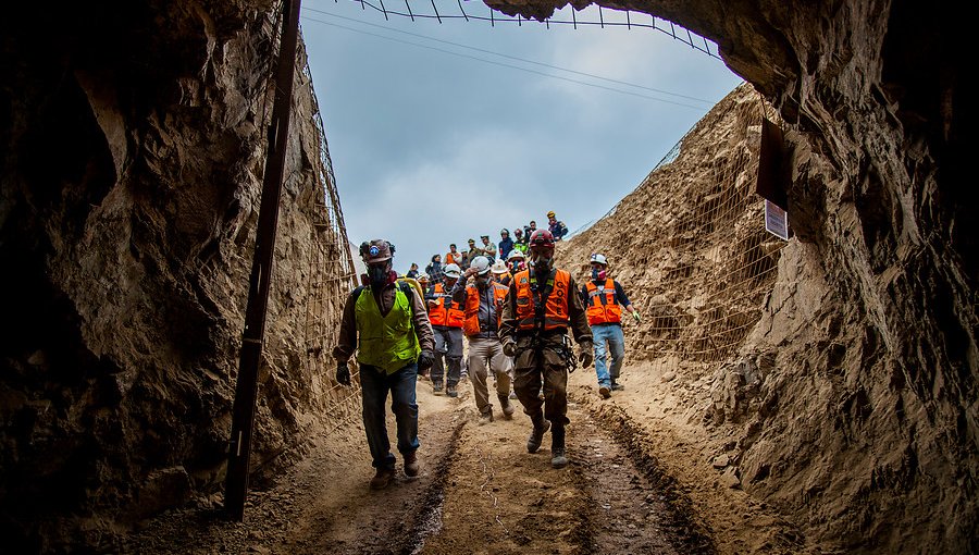 Hallazgo de una gran roca retrasó el rescate de los tres mineros bolivianos en Tocopilla