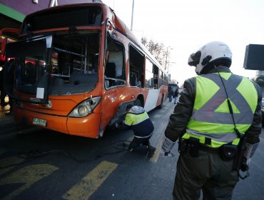 Chofer murió de un paro cardiorrespiratorio mientras manejaba micro en Maipú