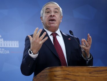 Ministro de Salud busca reponer proyecto de reforma a isapres tramitado en 2010