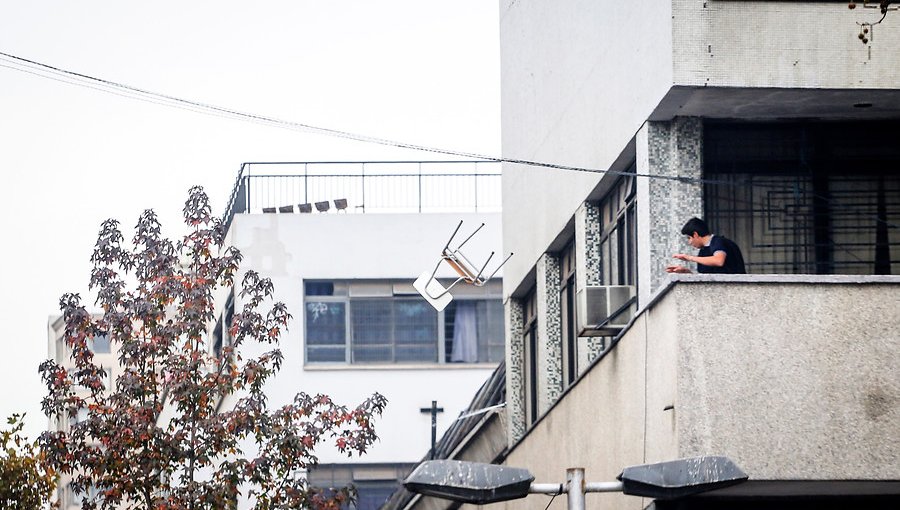 Cinco apoderados deberán pagar por destrozos en el Instituto Nacional