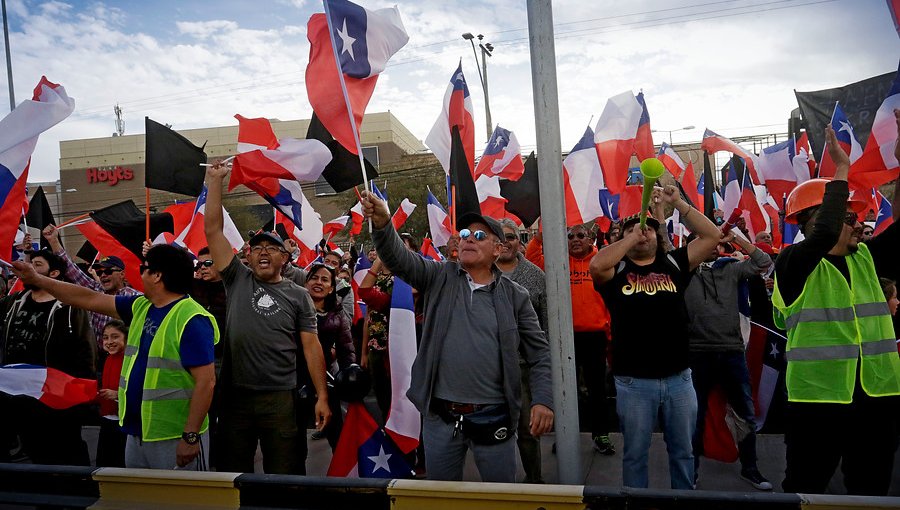 Trabajadores en paro de Chuquicamata impedirán accesos a la mina