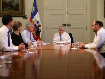 Presidente Piñera presentó plan para "mantener a Chile en marcha", pese a "tiempos difíciles"