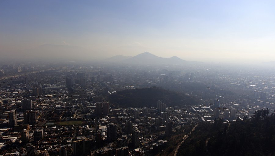 Intendencia decreta preemergencia ambiental para este miércoles en la región Metropolitana