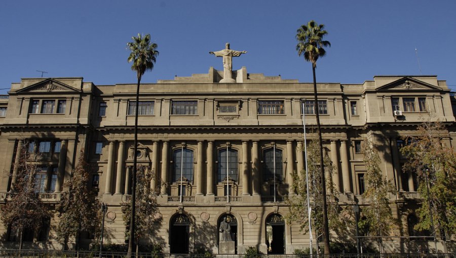 Universidades chilenas suben en ranking de mejores instituciones en el mundo
