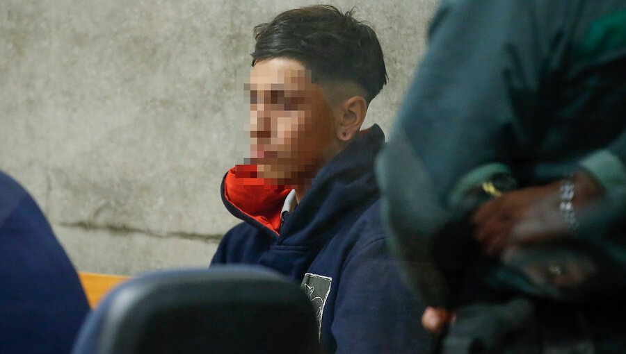 Alumno del Instituto Nacional que se quemó con molotov quedó con arresto domiciliario total