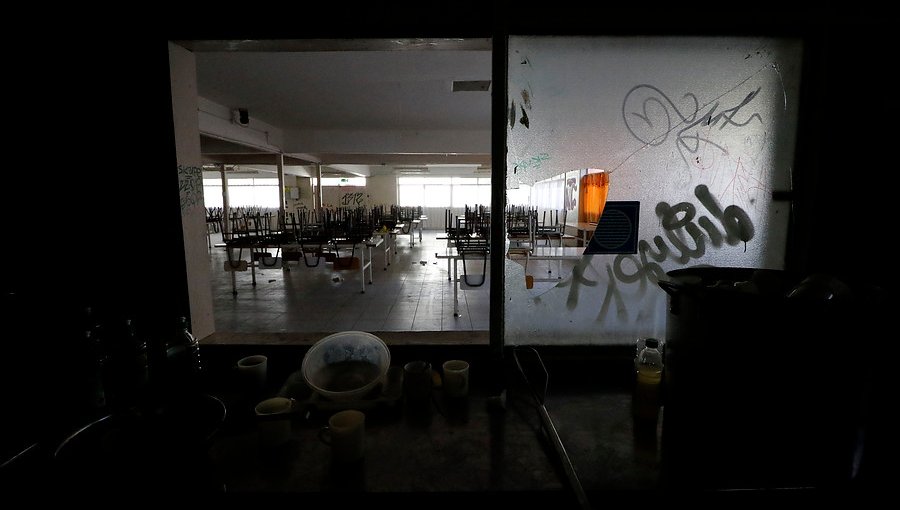Municipio de Santiago ha gastado $2.500 millones desde el 2014 en reparar daños en liceos